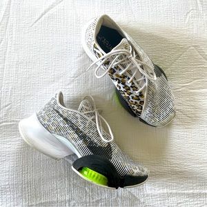 Nike air zoom superrep 2 white/black volt chutney size 8